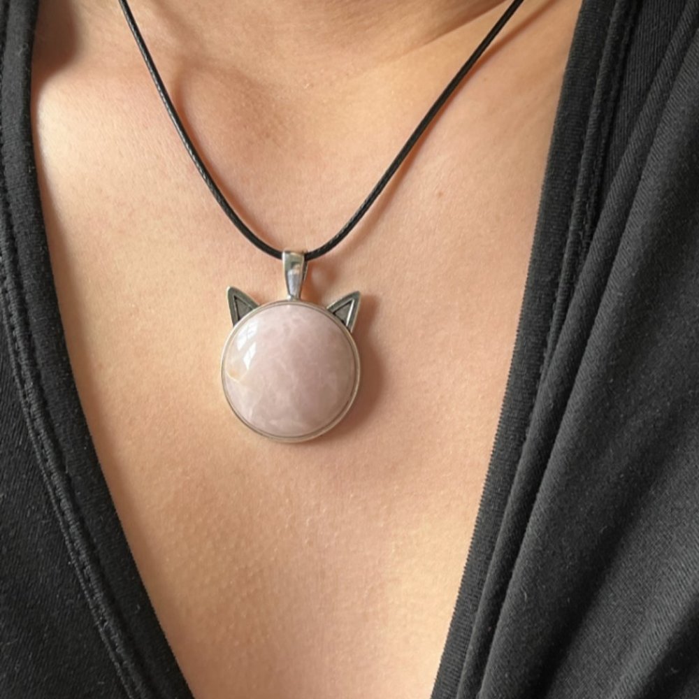 Rose Quartz Cat Shaped Pendant Necklace